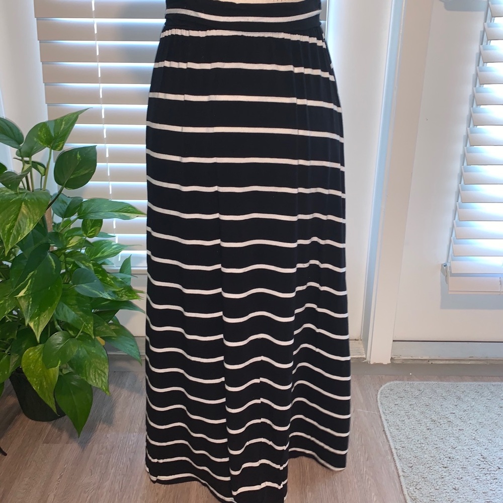 3/$10 Black & White Mid-calf Length Soft Skirt